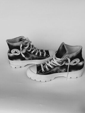 Converse Lugged HI Platform High Top Chuck Taylor Shoes Women’s Size 8